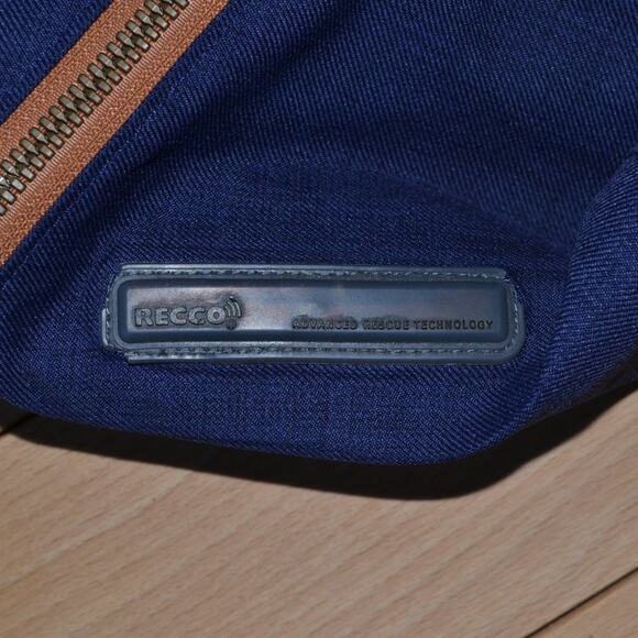 Oakley RECCO Snowboard Ski Jacket - Picture 5 of 9